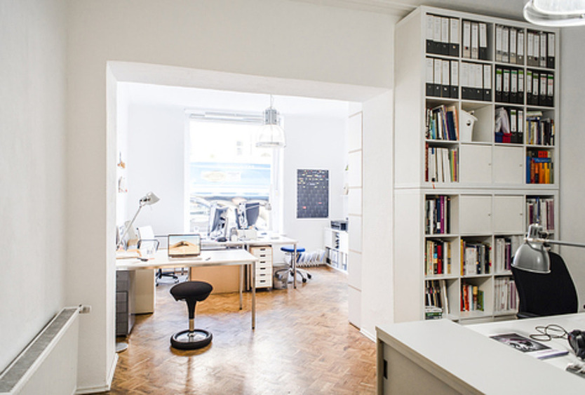 Schreibtischplatz in kreativer Bürogemeinschaft Roonstraße Köln