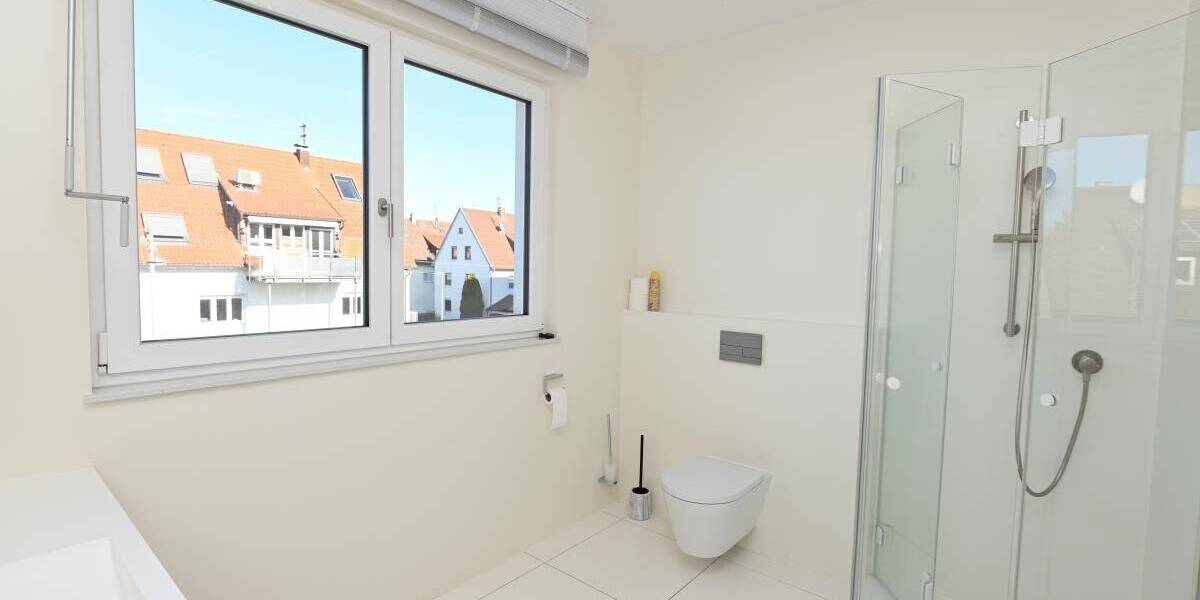 Etagenwohnung Ludwigsburg Ost - 4 Zimmer, 196 m&sup2;, 2.350&euro; | Angebot:25662459