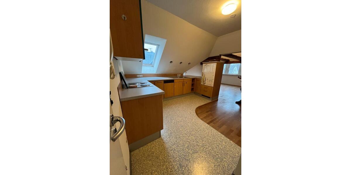 4 Zimmer DG Mansarden-Wohnung 4 zimmer