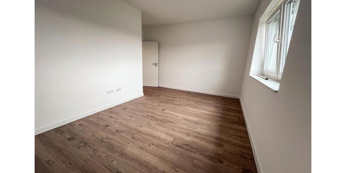 Neubau mit Balkon: Attraktive 4-Zimmer-Wohnung in Uchte 4 zimmer