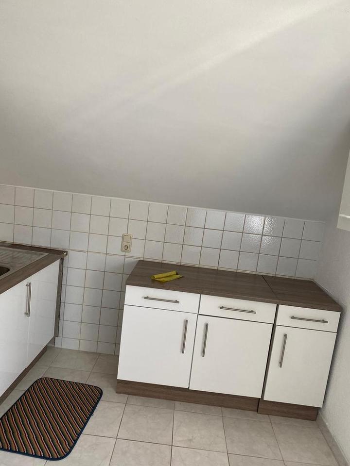 3-Zimmer Dachgeschosswohnung ab 01.12.25 zimmer