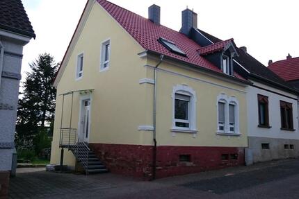 Haus Sankt Ingbert - 6 Zimmer, 130 m&sup2;, 1.250&euro; | Angebot:25027831