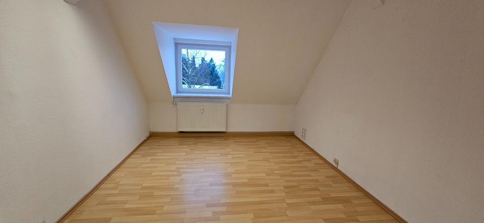 Dachgeschoßwohnung Hille - 6 Zimmer, 155 m&sup2;, 1.100&euro; | Angebot:24787035