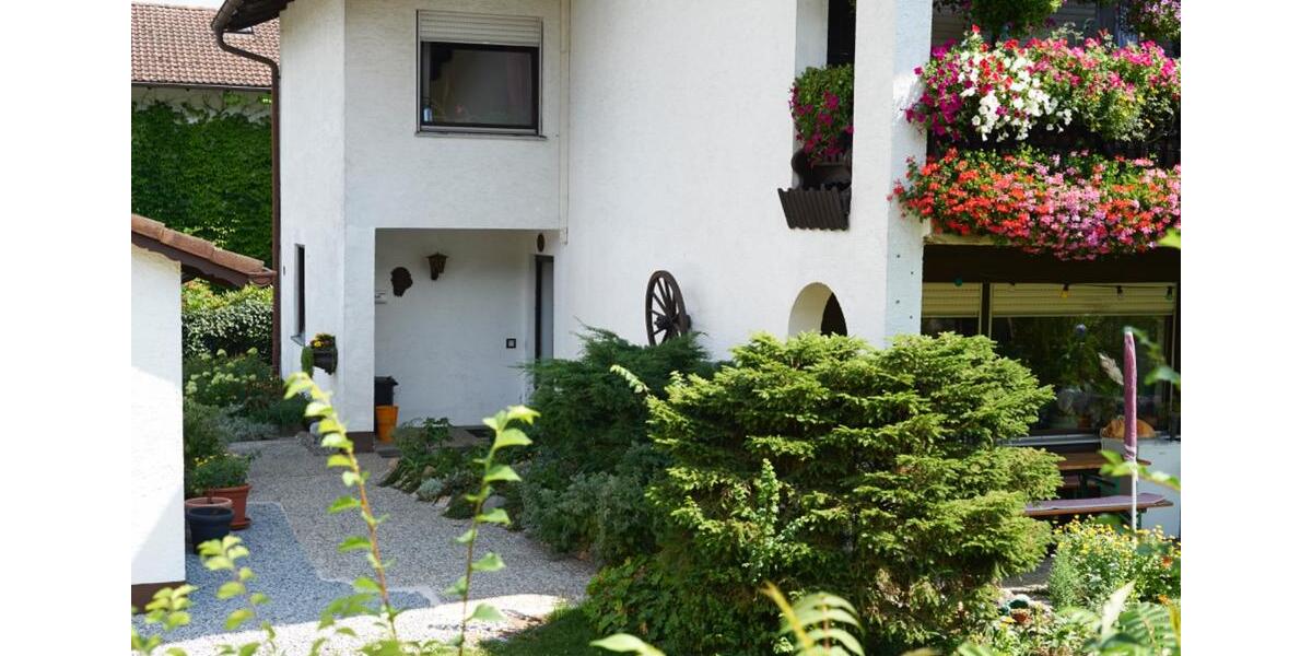 Etagenwohnung Falkenstein - 4 Zimmer, 103 m&sup2;, 750&euro; | Angebot:25964168