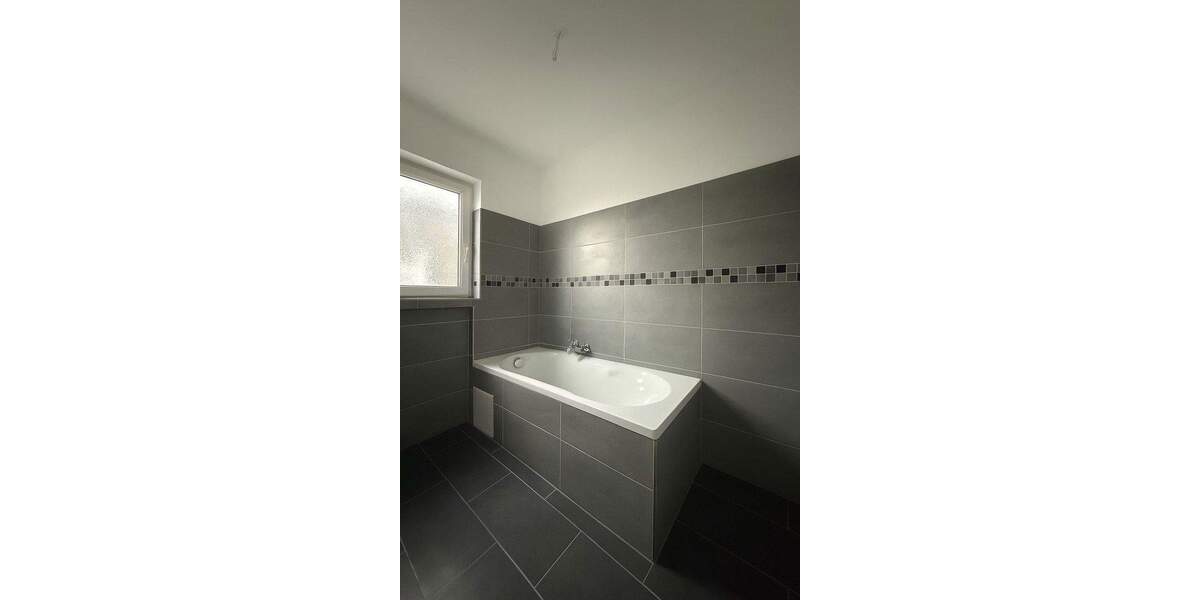 Hier beginnt Ihr neues Kapitel - traumhafte Sanierung in Eggenstein 4 zimmer