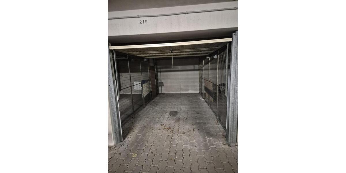 Frisch sanierte, sonnige 2-Zimmer-Wohnung mit Süd-Loggia & TG-Stellplatz – ruhig & zentral 2 zimmer