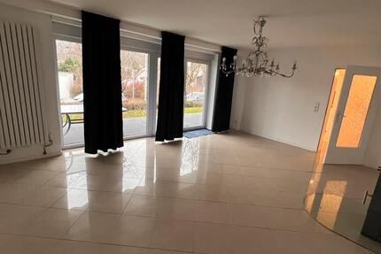 Helle 3-Zimmer Erdgeschosswohnung mit Kamin, Garten & Terrasse 3 zimmer