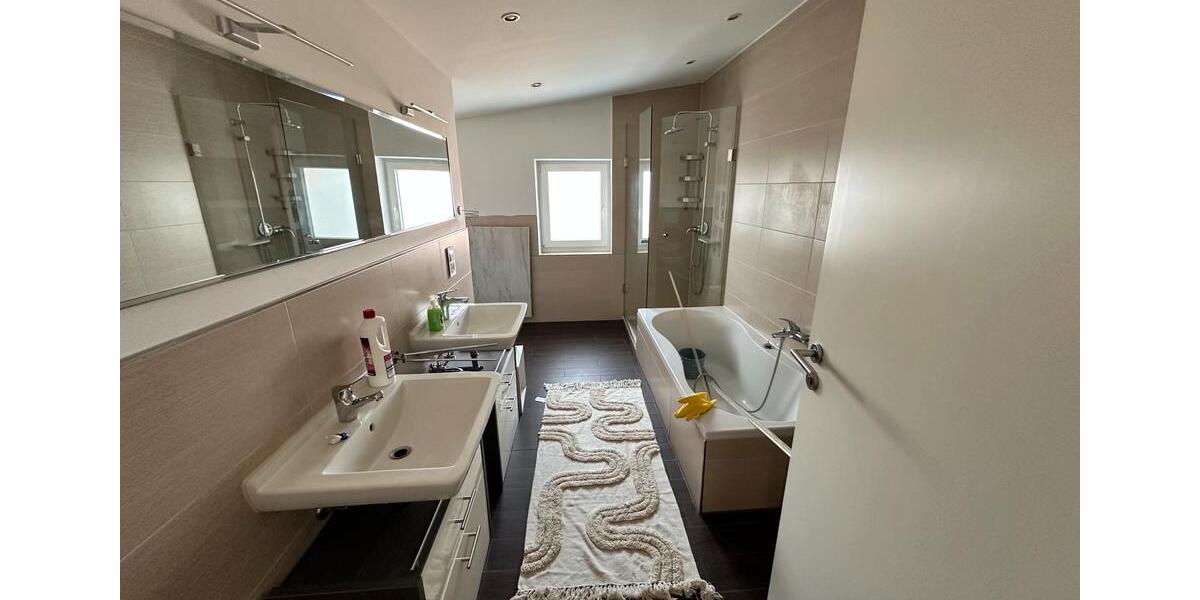 Etagenwohnung Schierling - 8 Zimmer, 180 m&sup2;, 500&euro; | Angebot:24749440