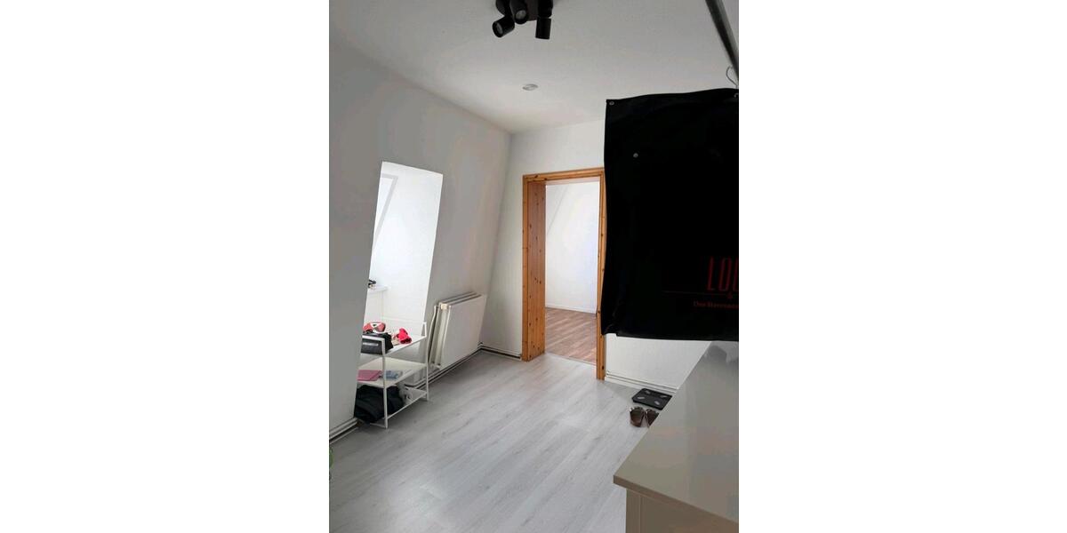 Dachgeschoßwohnung Wilster - 4 Zimmer, 85 m&sup2;, 750&euro; | Angebot:25392344