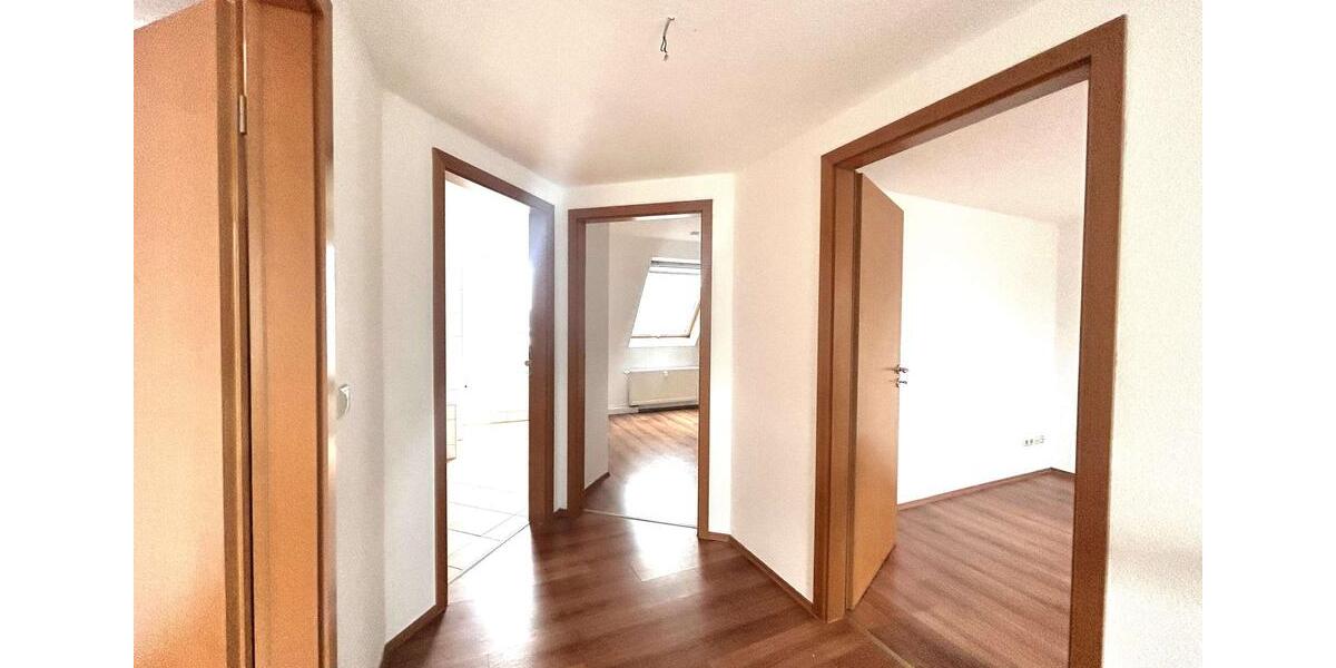 Dachgeschoßwohnung Limbach-Oberfrohna Oberfrohna - 4 Zimmer, 92 m&sup2;, 644&euro; | Angebot:26664449