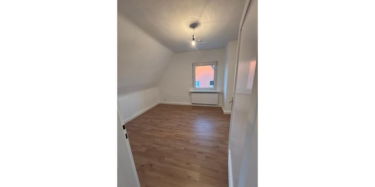 Dachgeschoßwohnung Wolfenbüttel Ahlum - 3 Zimmer, 60 m&sup2;, 480&euro; | Angebot:26094464