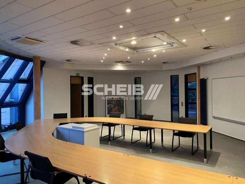 Büro in Schnelldorf 3.510 € 540 m²