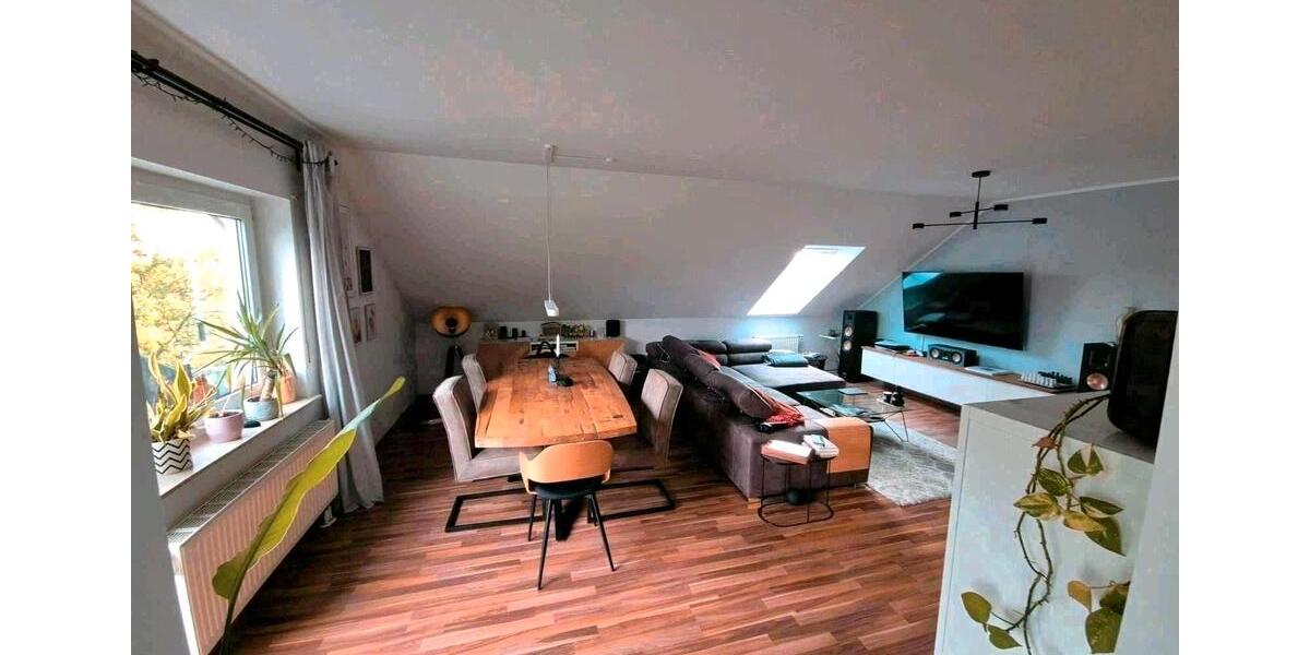 Dachgeschoßwohnung Nidderau - 3 Zimmer, 94 m&sup2;, 1.080&euro; | Angebot:26032236