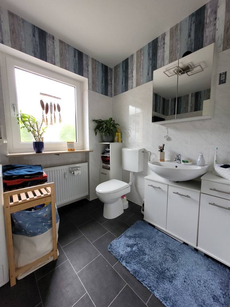 * ANSPRECHEND * LICHTDURCHFLUTET * NATURNAH * tolle 3-Zi-Wohnung mit SÜDBALKON im Nürnberger Süden