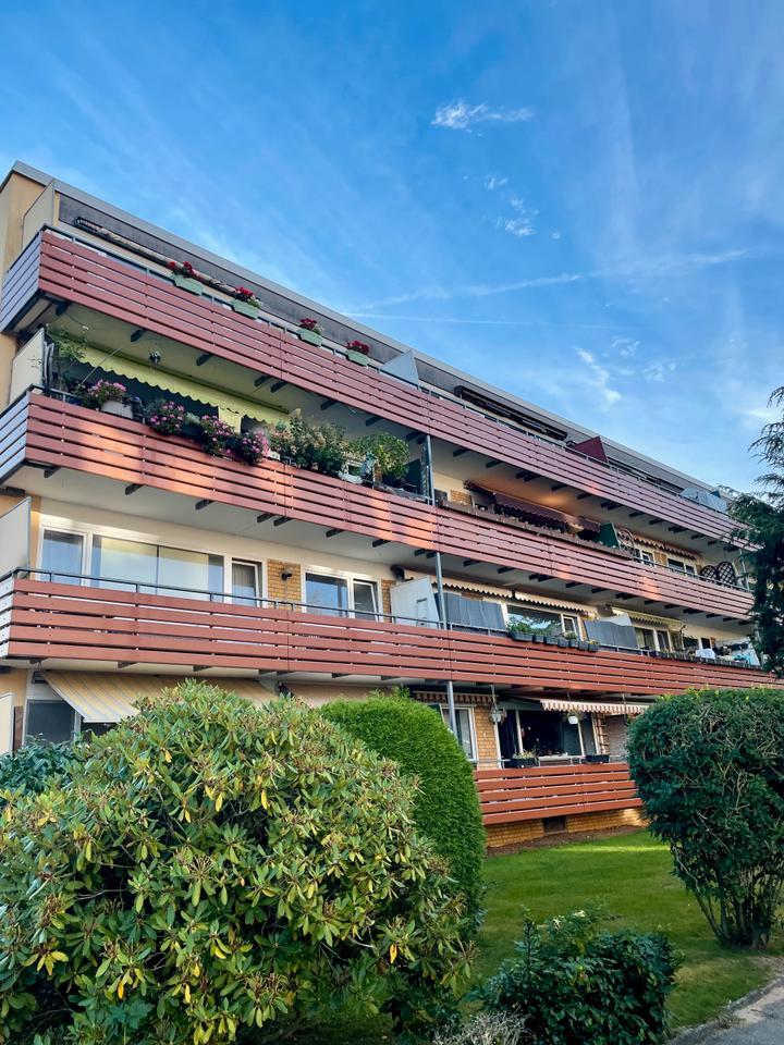 Renovierte 3-Zimmer- Wohnung inkl. Stellplatz und großem Balkon.
