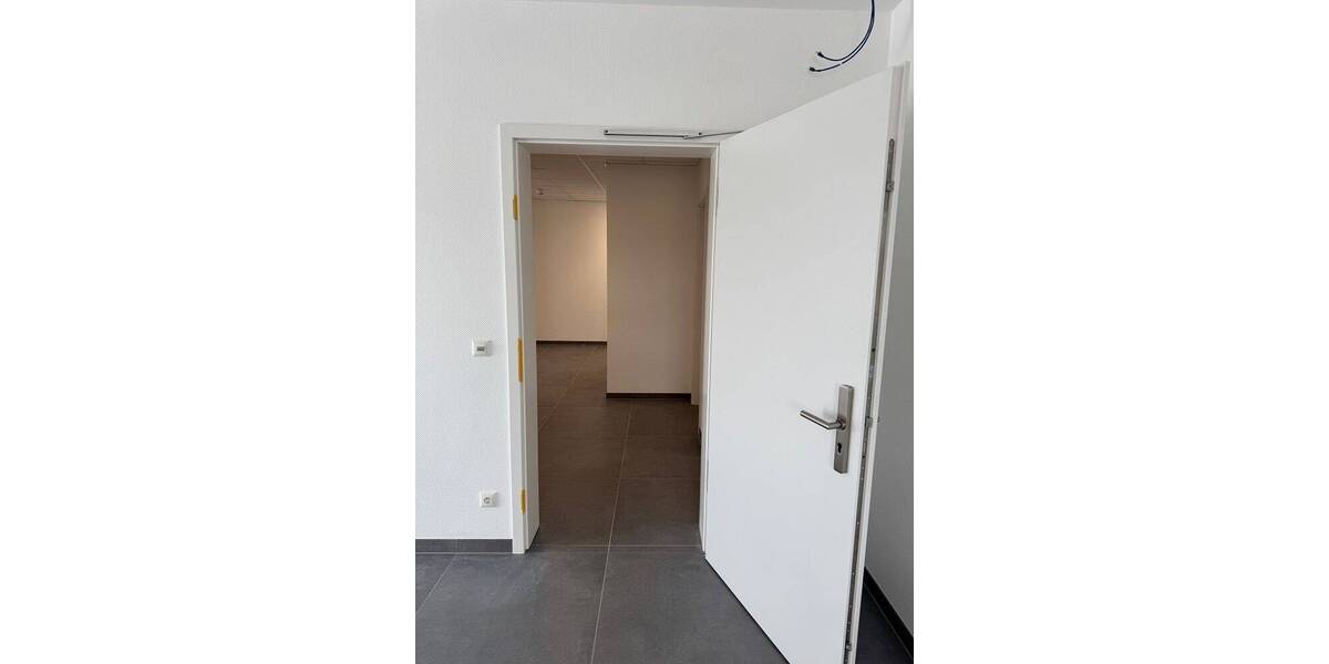 Gewerbeobjekt Lindhorst - 5 Zimmer, 207 m&sup2;, 2.200&euro; | Angebot:23516415