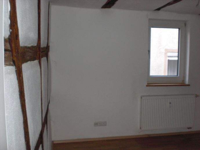 Etagenwohnung Frickenhausen a.Main Markt Frickenhausen am Main - 3 Zimmer, 95 m&sup2;, 950&euro; | Angebot:24515570