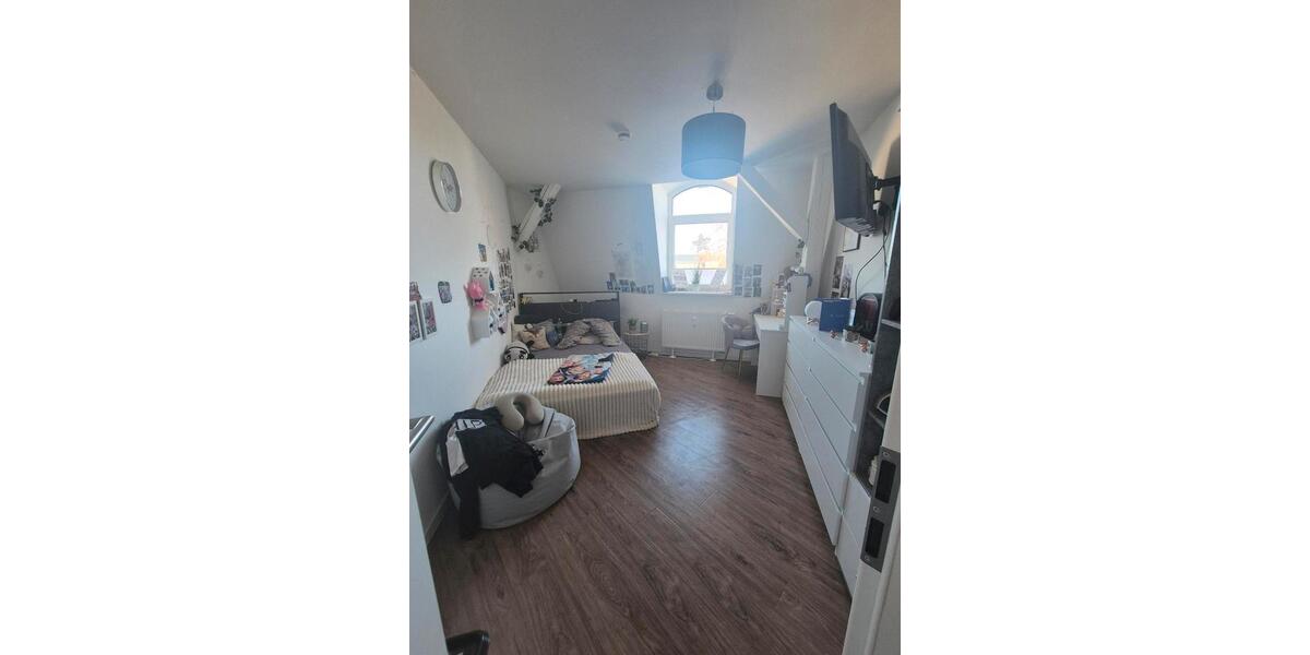 Dachgeschoßwohnung Ebersbach-Neugersdorf Neugersdorf - 5 Zimmer, 165 m&sup2;, 742&euro; | Angebot:24679375