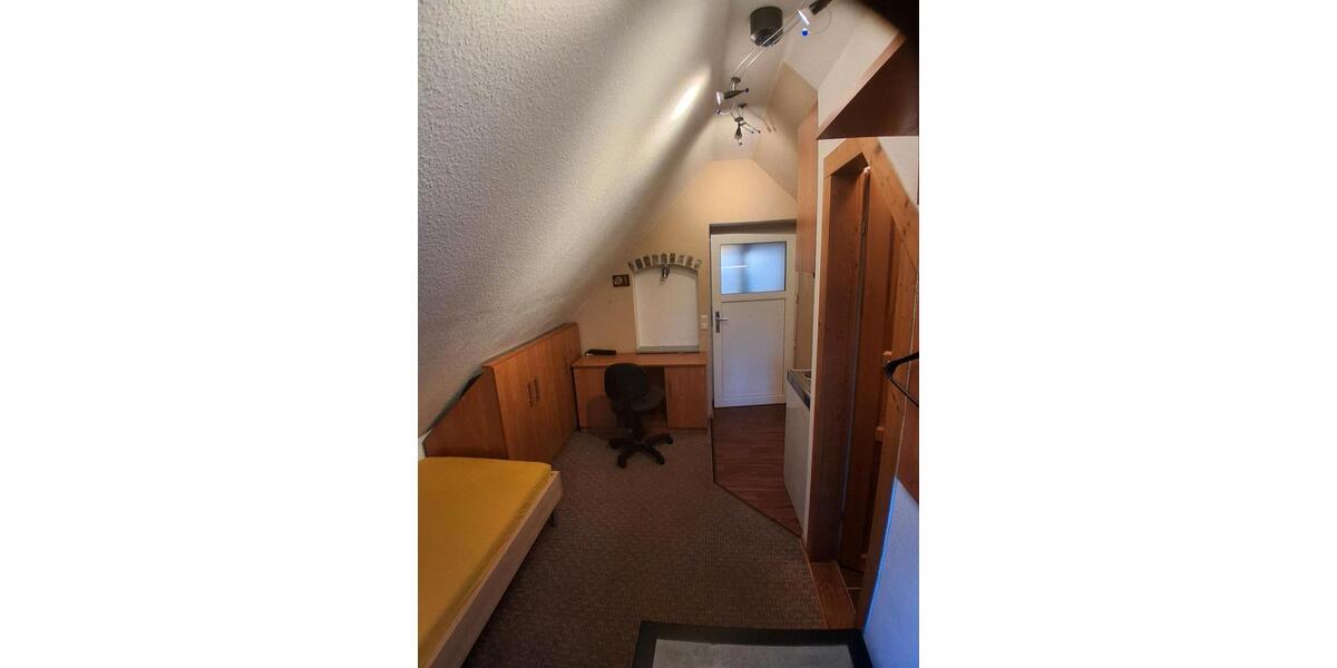 Dachgeschoßwohnung Markersdorf - 1 Zimmer, 25 m&sup2;, 320&euro; | Angebot:26602732