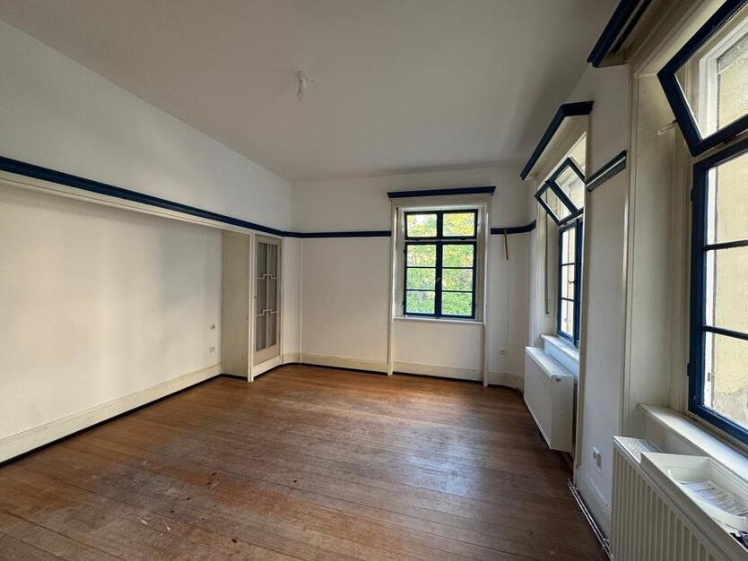 Altstadt, 1 Zi möbliert Küche Bad im Altbau Appartement