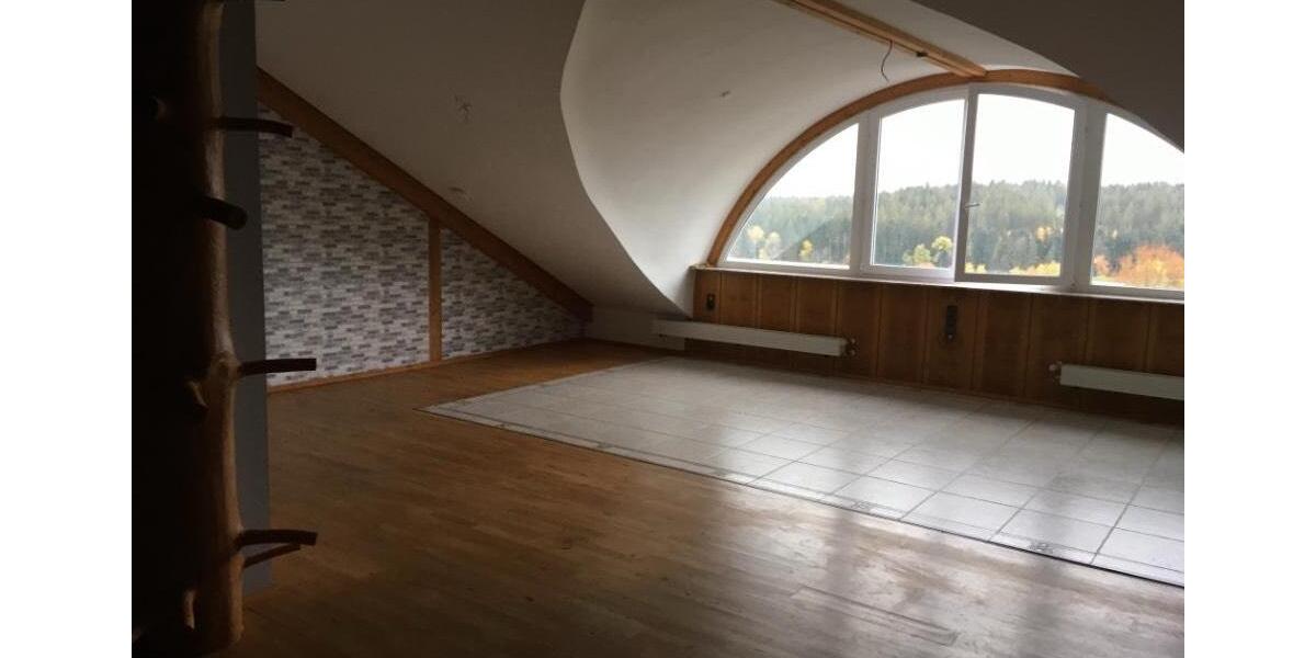 Dachgeschoßwohnung Pfalzgrafenweiler - 4 Zimmer, 105 m&sup2;, 900&euro; | Angebot:26626399