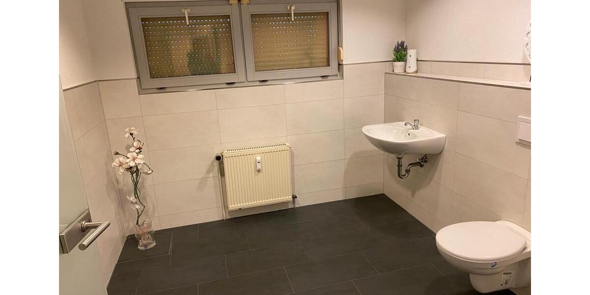 Ebenerdig WerkstattLagerBüro 275 qm 7€qm Rolltor 18107 HRO zimmer