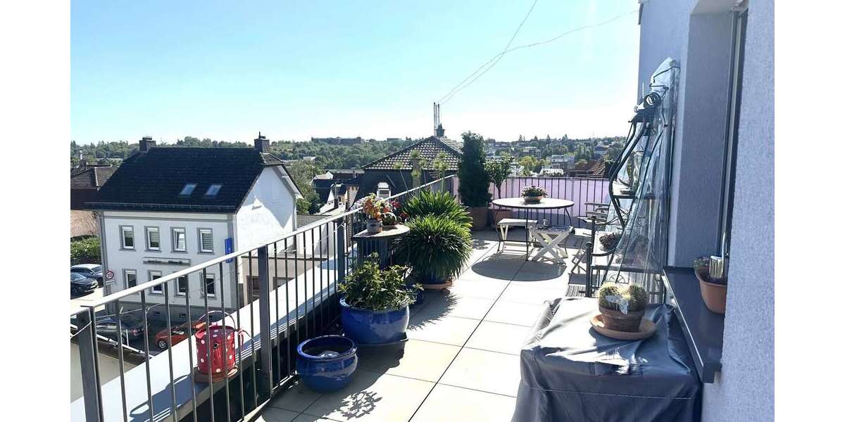 Etagenwohnung Hofheim - 4 Zimmer, 128 m&sup2;, 2.600&euro; | Angebot:25231988