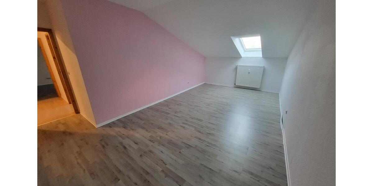 Großzügige 4-Zimmer DG-Wohnung 4 zimmer