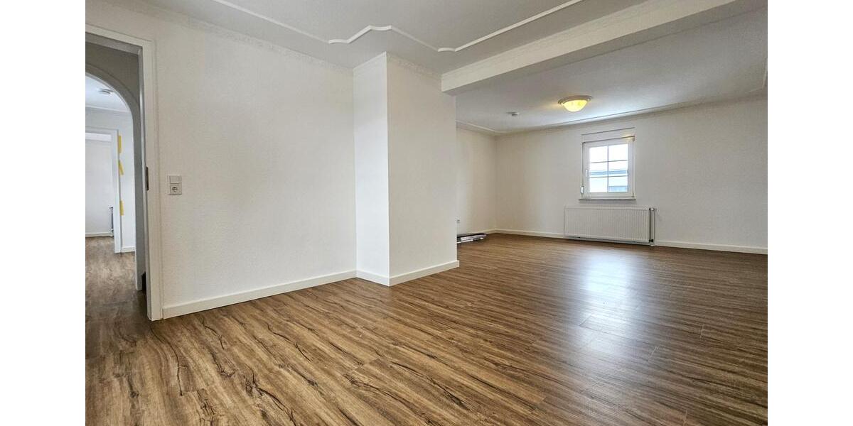 Einfamilienhaus Wipperfürth - 5 Zimmer, 227 m&sup2;, 1.950&euro; | Angebot:26310471