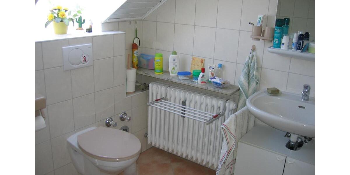 Dachgeschoßwohnung Neuburg an der Donau - 2.5 Zimmer, 86 m&sup2;, 810&euro; | Angebot:25992233