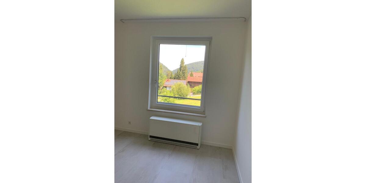 Terrassenwohnung Bad Liebenzell - 3 Zimmer, 92 m&sup2;, 950&euro; | Angebot:24767108