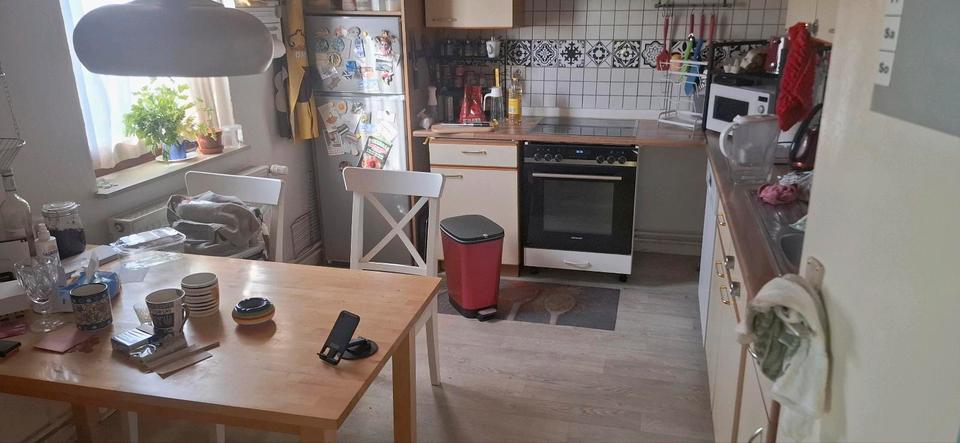 Hochparterre Ahnatal - 6 Zimmer, 140 m&sup2;, 1.200&euro; | Angebot:26581586