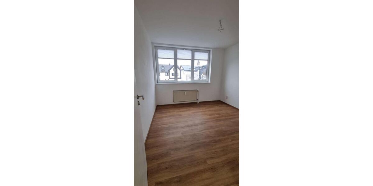 Etagenwohnung Hermeskeil - 4 Zimmer, 81 m&sup2;, 680&euro; | Angebot:25650811