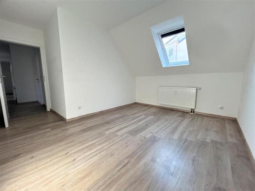 Wohntraum im Dachgeschoss! 4 Zimmer mit tollem Blick und 2 Balkonen zimmer