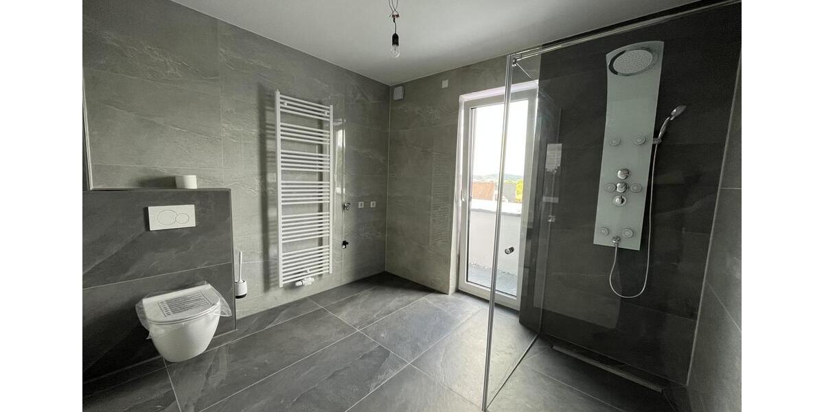 Stilvolle, moderne Penthouse Wohnung mit DachterrassePanoramablick in Melle zu vermieten! 4 zimmer