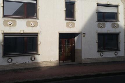 Haus Aerzen - 10 Zimmer, 220 m&sup2;, 1.100&euro; | Angebot:24692586