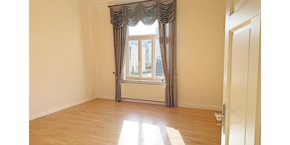 Erdgeschoßwohnung Bad Oeynhausen - 4 Zimmer, 176 m&sup2;, 1.265&euro; | Angebot:22479772