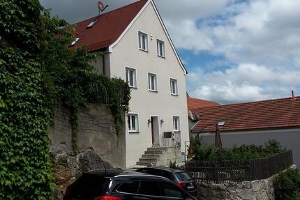 Helle, moderne Dachgeschosswohnung in Lupburg 2 zimmer
