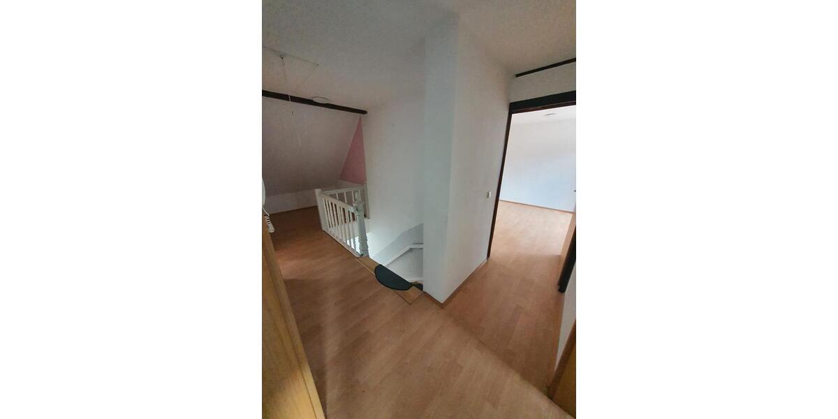 Dachgeschoßwohnung Burg - 2 Zimmer, 78 m&sup2;, 470&euro; | Angebot:26492123