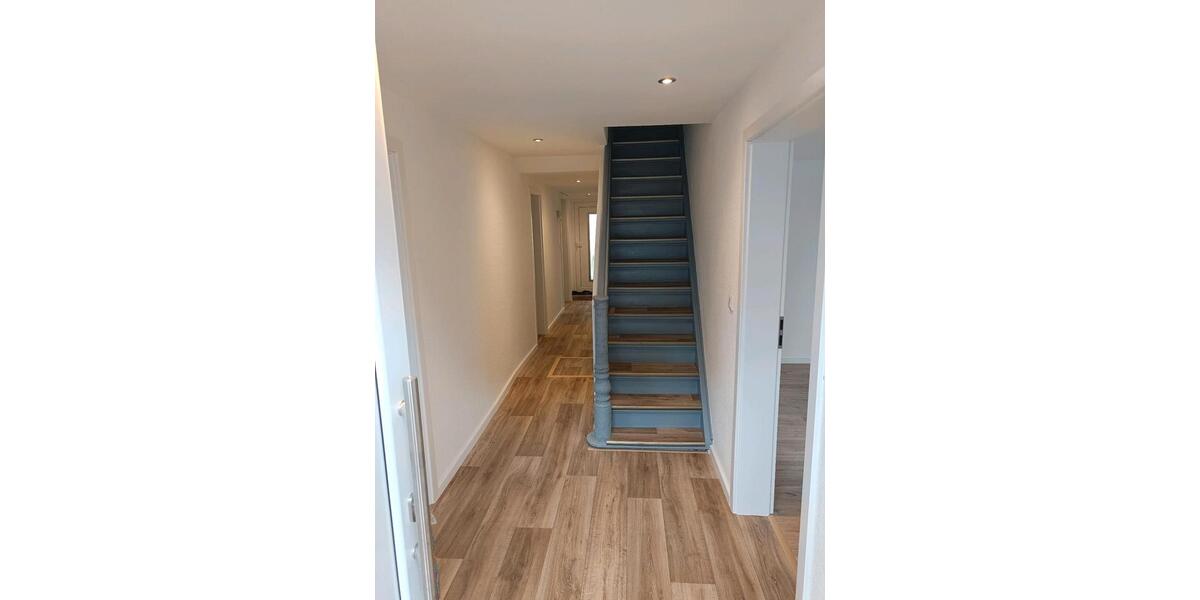 Einfamilienhaus Burg Stargard - 9 Zimmer, 120 m&sup2;, 1.200&euro; | Angebot:26255582