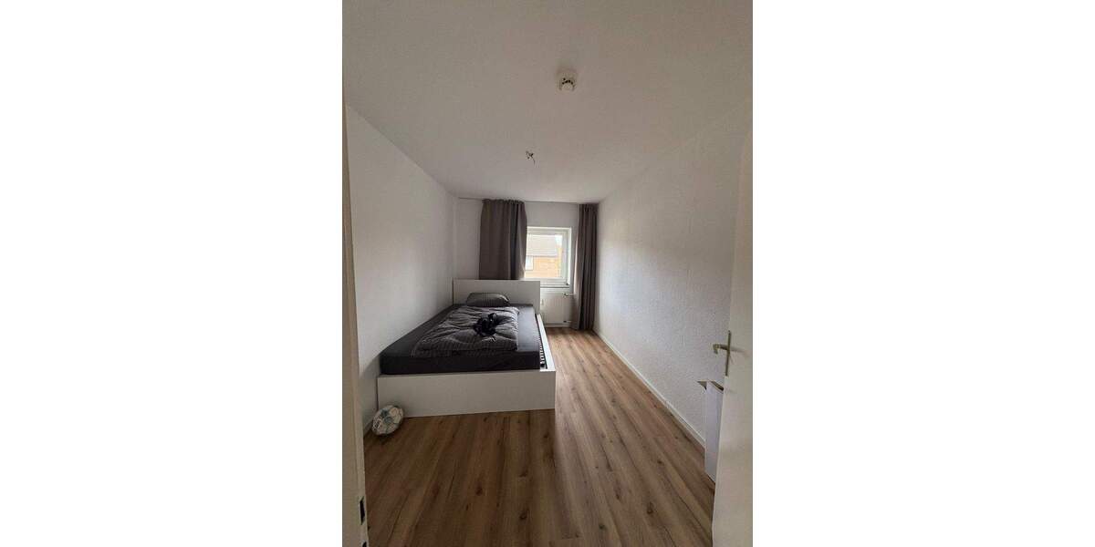 Etagenwohnung Krefeld Hüls - 3 Zimmer, 80 m&sup2;, 880&euro; | Angebot:25108762