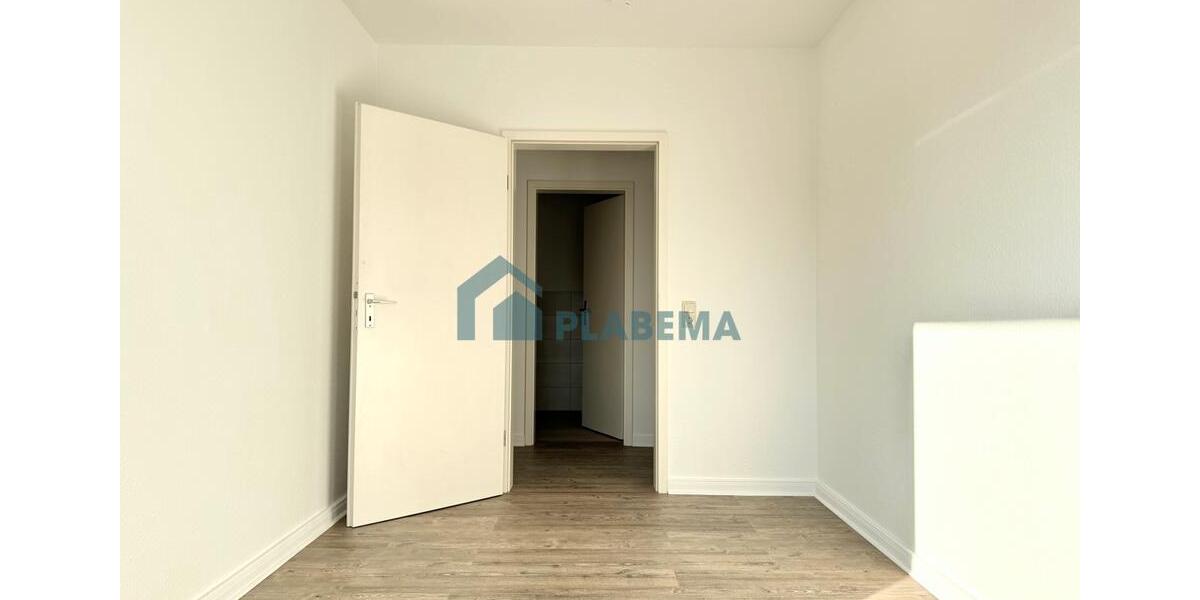 Dachgeschoßwohnung Schwerin Friedrichsthal - 4 Zimmer, 126 m&sup2;, 1.450&euro; | Angebot:24271386