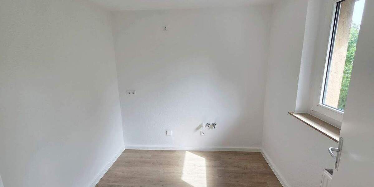 NEU*NEU*NEU!! Frisch RENOVIERTE 2-Zimmer-Wohnung mit neuem Tageslichtbad und Vinyldesign-Boden 2 zimmer