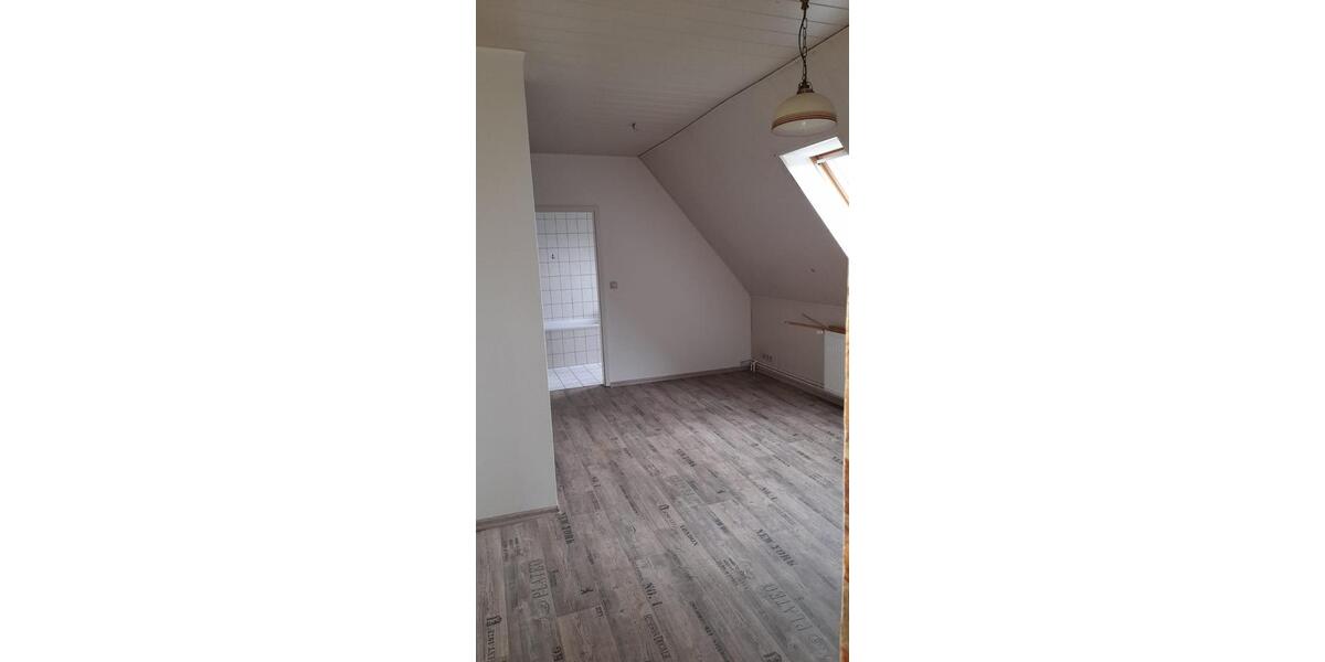Erdgeschoßwohnung Oschersleben (Bode) - 4 Zimmer, 75 m&sup2;, 250&euro; | Angebot:21354942