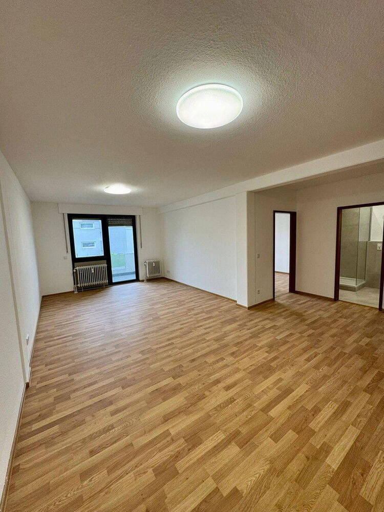 Eschbergerweg Sanierte 3 Zimmer Küche Bad mit Ostbalkon (inklusive neuer EBK)