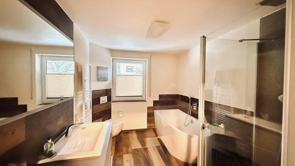 Mehrfamilienhaus, Wohnhaus Döbeln - 8 Zimmer, 200 m&sup2;, 2.500&euro; | Angebot:25612550