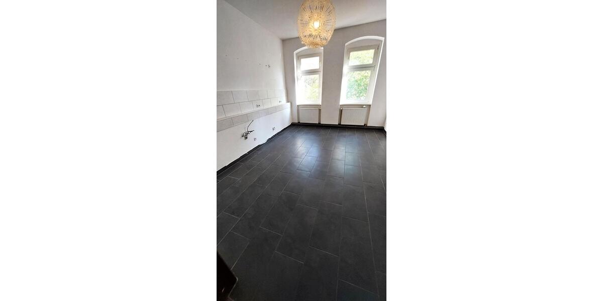 Etagenwohnung Weißenfels - 4 Zimmer, 121 m&sup2;, 665&euro; | Angebot:26260688