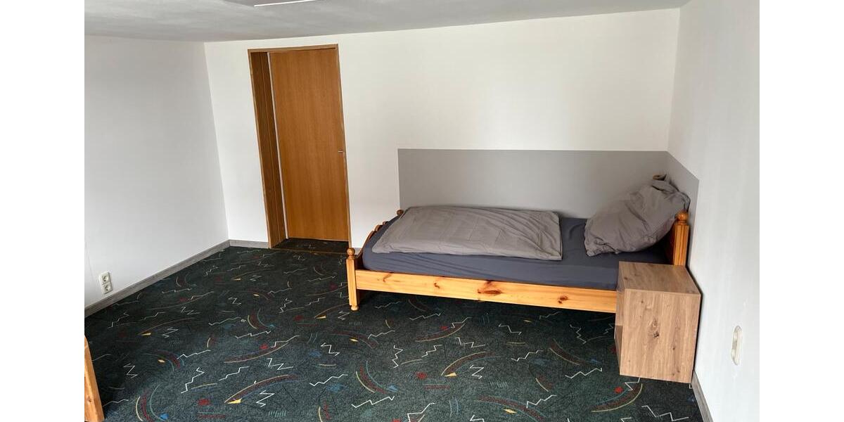 Wohnen auf Zeit Bad Arolsen - 7 Zimmer, 180 m&sup2;, 18&euro; | Angebot:24784198