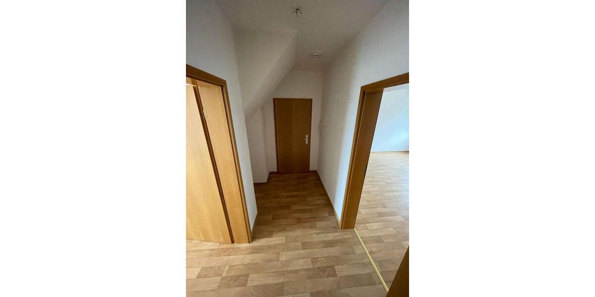 Dachgeschoßwohnung Plauen - 2 Zimmer, 49 m&sup2;, 254&euro; | Angebot:26178346