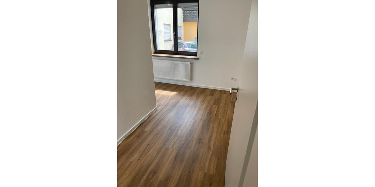 Erdgeschoßwohnung Walldürn - 3 Zimmer, 104 m&sup2;, 970&euro; | Angebot:26661635